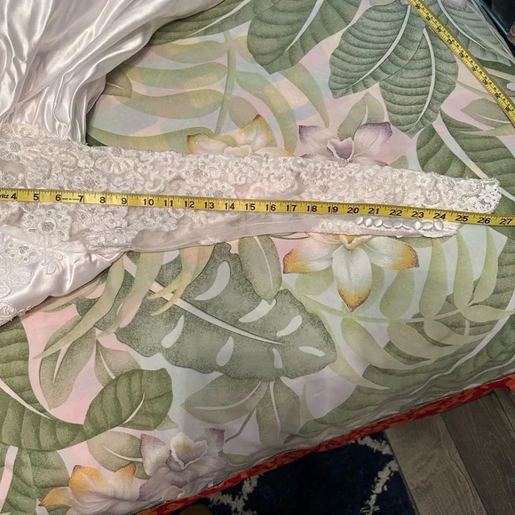 Alfred Angelo  Lace Vintage Bridal Gown - Picture 7 of 16